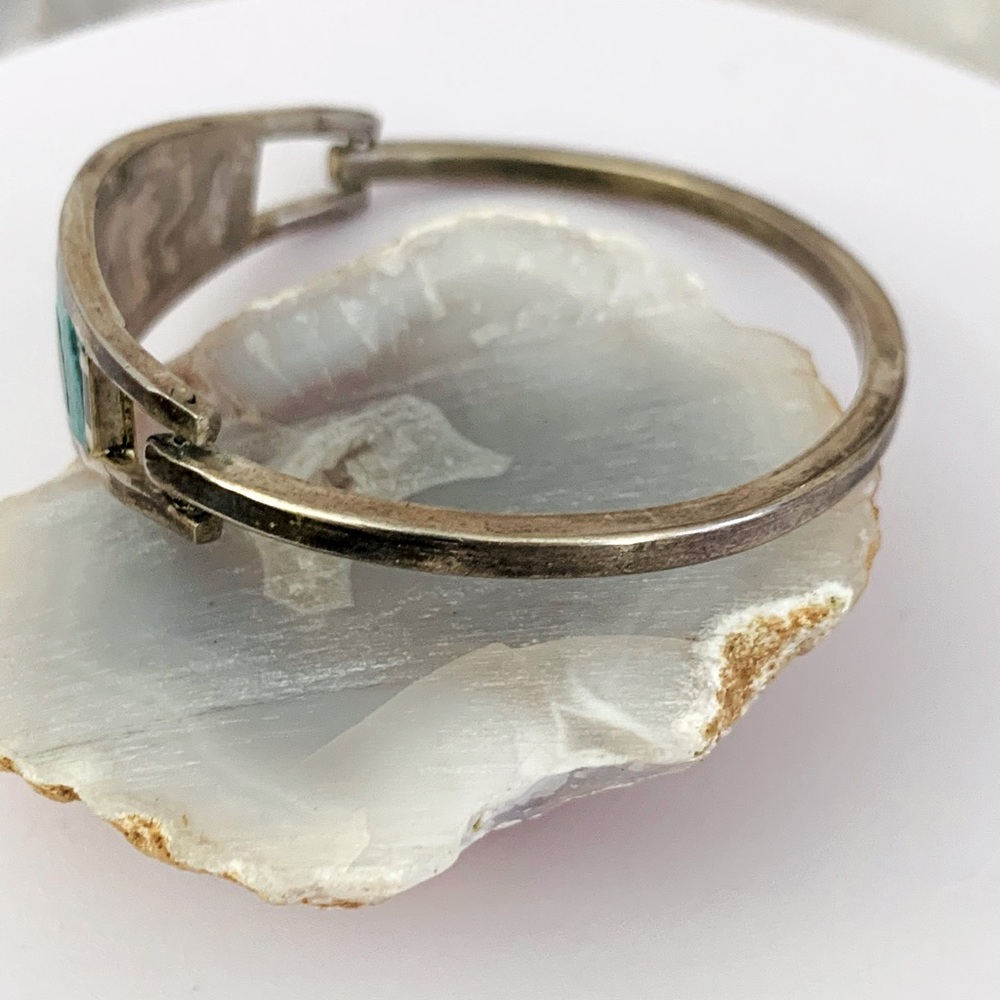 Taxco Sterling Silver Bracelet with Mother of Pearl and Crushed Malachite Inlay - Picture 3 of 9